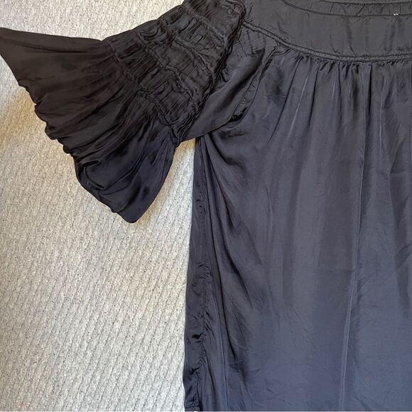 Sundance XS Black Pintuck Short Sleeve Minimal Basic Blouse Top Boho Luxury - Picture 4 of 11